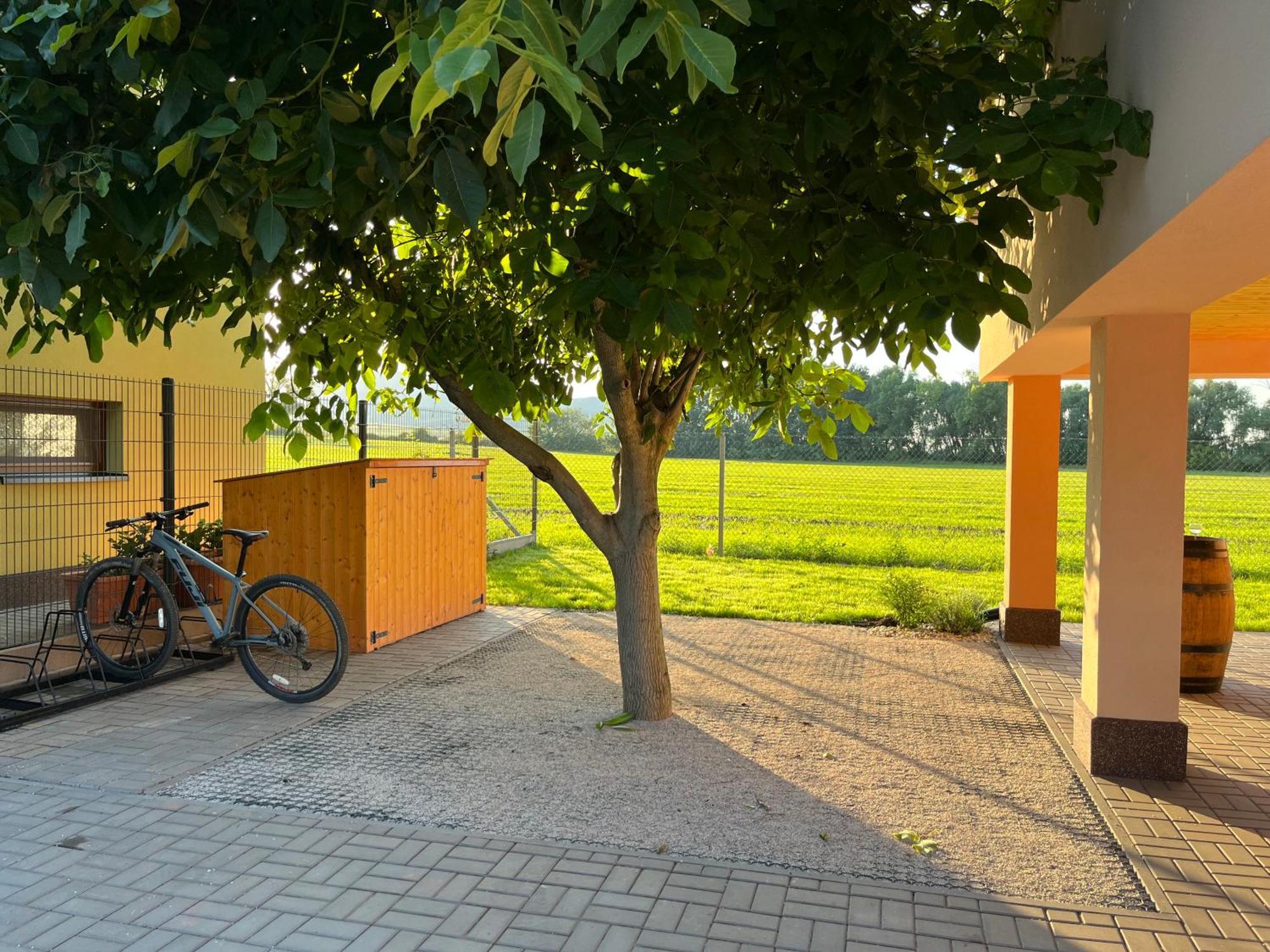 Rekreacni Dum U Jezer, Milovice 6 Villa Екстериор снимка